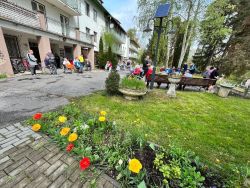 Zdobenie a stavanie májového stromu 2023 - 344050005_891662468567471_6101135467782526286_n